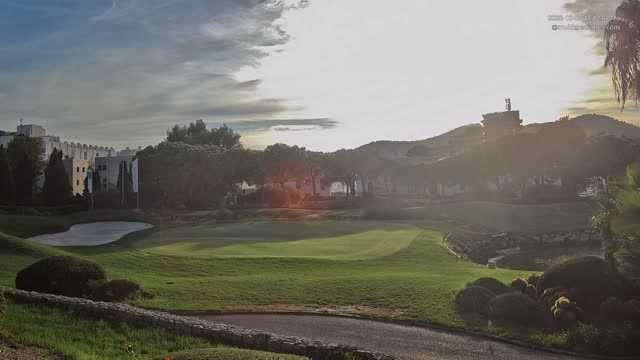Live view from Golf de Andratx – hole 18